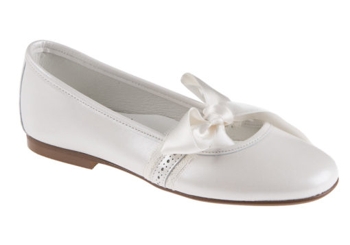 ZAPATO DE NIÑA COMUNIÓN BLANCO y LAZO EN RASO