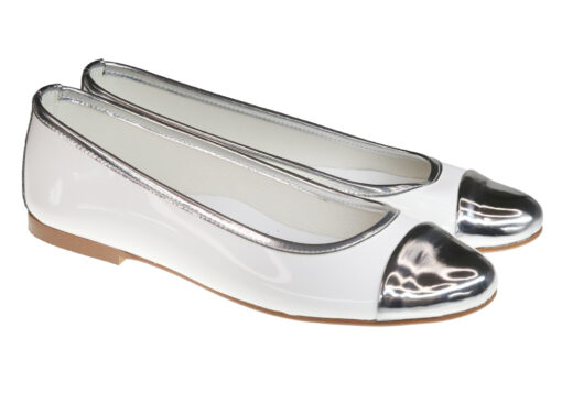 ZAPATO TIPO BAILARINA CHAROL BLANCO - Imagen 2
