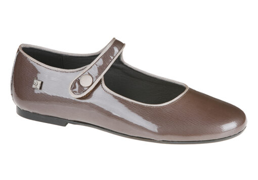 ZAPATO DE NIÑA TIPO MERCEDITAS CHAROL MARRON