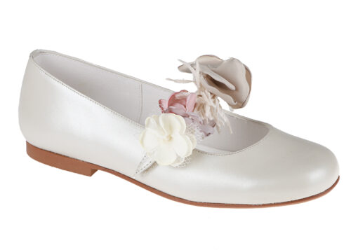 ZAPATO DE NIÑA COMUNIÓN BLANCO ROTO NACARADO