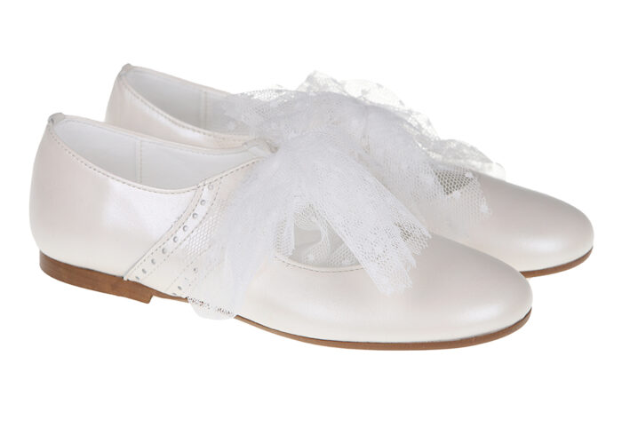 ZAPATO DE NIÑA COMUNIÓN NACARADO BLANCO ROTO